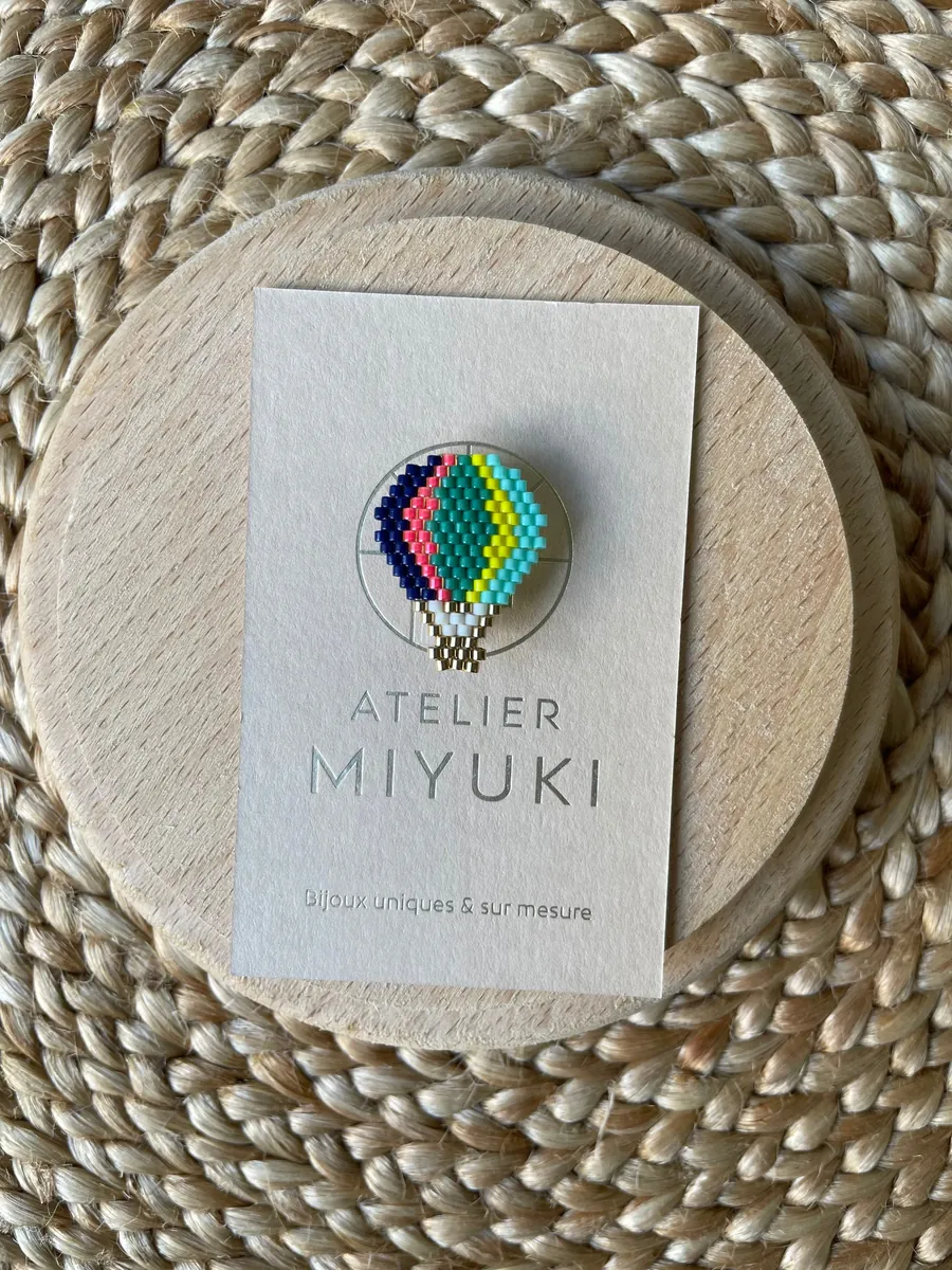 Broche Montgolfière en perles — Atelier Miyuki