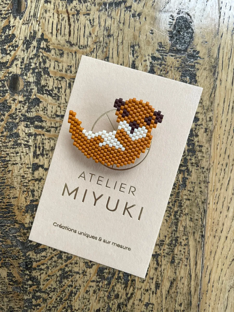 Broche Loutre — Atelier Miyuki